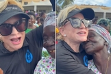 Albertina foi curada por Deus. (Foto: Reprodução/YouTube/Sean Feucht).