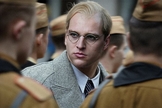 Cenas do filme A Redenção: A História Real de Bonhoeffer. (Foto: Angels Studio)