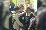 Lulu, de 10 anos, recebeu oração de dois colegas. (Foto: Reprodução/Instagram/Rosivaldo Silva Sena).