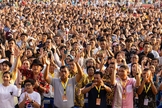 A multidão no evento evangelístico. (Foto: Reprodução/BGEA)