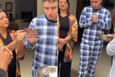 Daniel, de 16 anos, tem autismo severo e não consegue mergulhar na água. (Foto: Reprodução/Instagram/Cláudia Boechat).