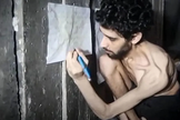 O refém israelense Evyatar David aparece em vídeo divulgado pelo Hamas. (Imagem: X/IsraelinUSA)