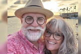 Robert Sanderson e sua esposa. (Foto: Reprodução/AG News)