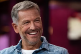 O pastor e escritor John Bevere. (Captura de tela/TBN)