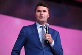 Charlie Kirk em evento da Turning Point USA em 2023. (Foto: Wikimedia Commons/Gage Skidmore)
