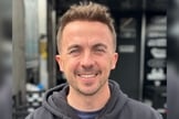 Frankie Muniz. (Foto: Reprodução/Wikimedia Commons/Nascar9919)