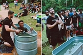 O pastor Mark batizando os atletas. (Foto: Reprodução/Instagram/Mark Page)