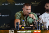 Conor McGregor na coletiva de imprensa. (Foto: Reprodução/YouTube/Bare Knuckle Fighting Championship)