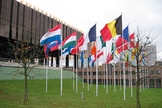 Complexo do Tribunal de Justiça da União Europeia em Luxemburgo, com bandeiras dos países da EU. (Foto: Creative Commons)