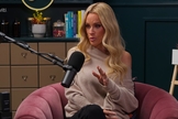 Jenny McCarthy revelou que passou por um despertar após a tragédia. (Foto: Reprodução/YouTube/Culture Apothecary).