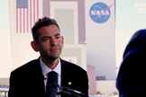 O administrador da NASA, Jared Isaacman em entrevista a Benny Johnson. (Captura de tela/X/Benny Johnson)