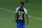 Jonathan Jesus expressou sua fé após marcar gol. (Foto: Reprodução/YouTube/GE TV).