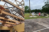 O templo foi devastado pelo tornado. (Foto: Facebook/Coaltown Baptist Church).