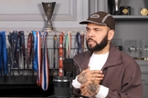 Daniel Alves. (Foto: Reprodução/YouTube/Marcos y Fer Brunet).
