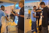 Lucas orando pelo rapaz nas ruas. (Foto: Reprodução/Instagram/Lucas Oliveira)