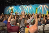 Delegados participam de votação durante a reunião anual da Convenção Batista do Sul (SBC), em Orlando, nos EUA. (Foto: Instagram/SBC Executive Committee)