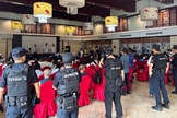 Após a invasão policial de um culto, líderes, fiéis e crianças são detidos em Sichuan, na China. (Foto: ChinaAid)