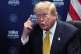 Donald Trump fala sobre o fim do cessar-fogo com o Irã durante a cúpula da OTAN. (Captura de tela/OTAN)