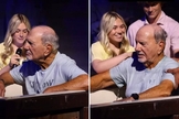 Kaleigh batizando o avô na igreja. (Foto: Reprodução/Instagram/Graystone Church)