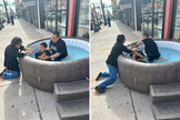 José é batizado em uma piscina montada na calçada após entregar sua vida a Jesus. (Foto: Facebook/Pastor David Brown)