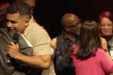 Sara se reconciliou com Deus no palco do stand-up. (Foto: Reprodução/Instagram/eusouwelson).