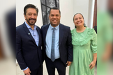 O prefeito Ricardo Nunes recebeu o Pr. Vanderson Trovão, do Projeto Missões, e sua esposa para reafirmar o apoio da Prefeitura de São Paulo à evangelização em espaços públicos. (Foto: Divulgação)