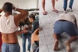 O pai do bebê orou de joelhos pedindo ajuda a Deus. (Foto: Reprodução/G1).