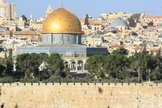 Vista do Monte do Templo, em Jerusalém, onde atualmente está localizado o Domo da Rocha, local associado pela tradição judaica ao antigo Templo. (Foto: Konrad Hofmann/Unsplash)
