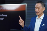 Em congresso, Pastor Peter Tan-Chi incentivou os jovens líderes a “servir a Deus com alegria e terminar bem”. (Captura de tela/YouTube/Dr. Peter Tan-Chi)
