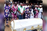 Sepultamento do líder cristão Filibus Usman Kuje na Nigéria. (Foto: Morning Star News).