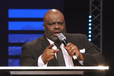 Pastor Kenneth Moales Jr., líder da Cathedral of the Holy Spirit, nos EUA. (Captura de tela/Instagram/kennethmoalesjr)