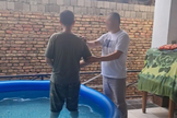 Muhat durante seu batismo secreto na Ásia Central. (Foto: Portas Abertas)