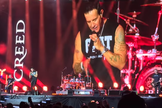 Scott Stapp, vocalista da banda Creed, durante apresentação em que falou sobre sua fé em Jesus. (Captura de tela/YouTube/Avery Kohlwes)