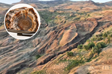 Formação de Durupınar, possível local da Arca de Noé; em destaque, representação de madeira petrificada, material possivelmente atingido pela perfuração. (Captura de tela: YouTube/Noah’s Ark Scans)