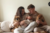 Kaylee e o esposo decidiram continuar a gestação. (Foto: Reprodução/YouTube/Jubilee).