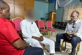 Os homens são discipulados e integrados a igrejas clandestinas no país. (Foto: Reprodução/Baptist Press)