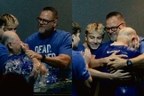 O pastor Jamie batizou o pai de 81 anos, nos EUA. (Foto: Instagram/jamiestarrett).