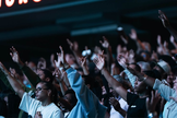 Multidão de cristãos participa de noite de oração e adoração no AT&T Stadium, no Texas, EUA. (Foto: Instagram/2819Church)