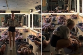 A professora orou pelas alunas durante a aula nos EUA. (Foto: Reprodução/Instagram/Olivia Janse van Rensburg)