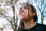 Caitlin recebeu a paz de Jesus. (Foto: Reprodução/YouTube/De Wegwijzer Almere).