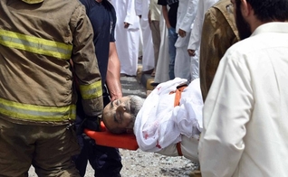 Explosão, de autoria do Estado Islâmico, deixou mortos em mesquita xiita Al-Imam al-Sadeq. (AP)