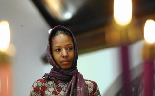 Larycia Hawkins, professora de ciência política na Wheaton College usando um hijab. (Foto: Stacey Wescott/AP)