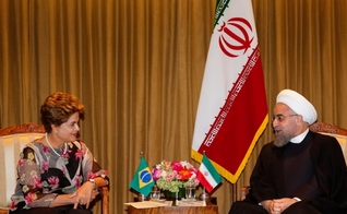 A Presidente do Brasil, Dilma Roussef, com o Presidente do Irã, Hassan Rohani, em Nova York (EUA). (Foto: Roberto Stuckert Filho/PR)