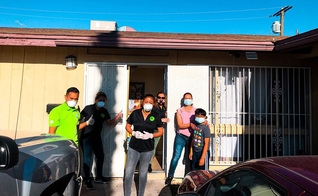 A igreja hispânica Aguilas CFC tem sido parte de uma onda de generosidade nos EUA. (Foto: Aguilas CFC)