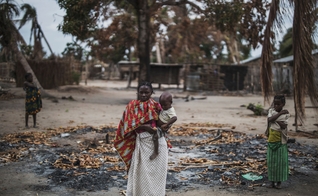 O aumento da insurgência islâmica no norte de Moçambique tem afetado famílias. (Foto: Marco Longari/AFP via Getty Images)