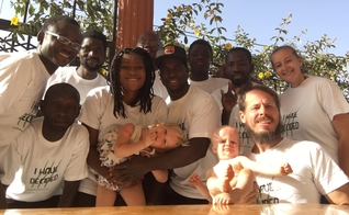 Missionários surdos plantaram igreja em Gâmbia, na África. (Foto: The Gambia Deaf Church)