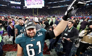 Stefen Wisniewski com a camisa do Philadelphia Eagles no Super Bowl LII, em 2018. (Foto: Patrick Smith/Getty Images)