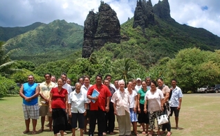 O povo das Ilhas Marquesas está aguardando a Bíblia completa em seu idioma. (Foto: YouTube United Bible Societies).