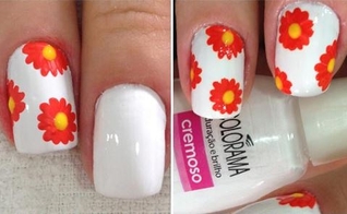 Unhas decoradas com flores
