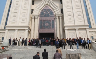 A construção da igreja "Three Self Patriotic Movement" ("Movimento Patriótico das Três Autonomias") custou milhões de dólares, mas a indenização será de apenas U$161 mil.